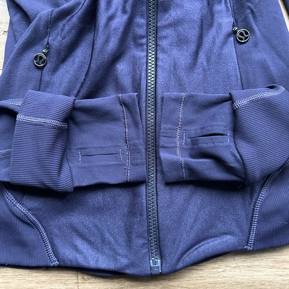 Lululemon Emerge Renewed Jacket - Picture 7 of 10